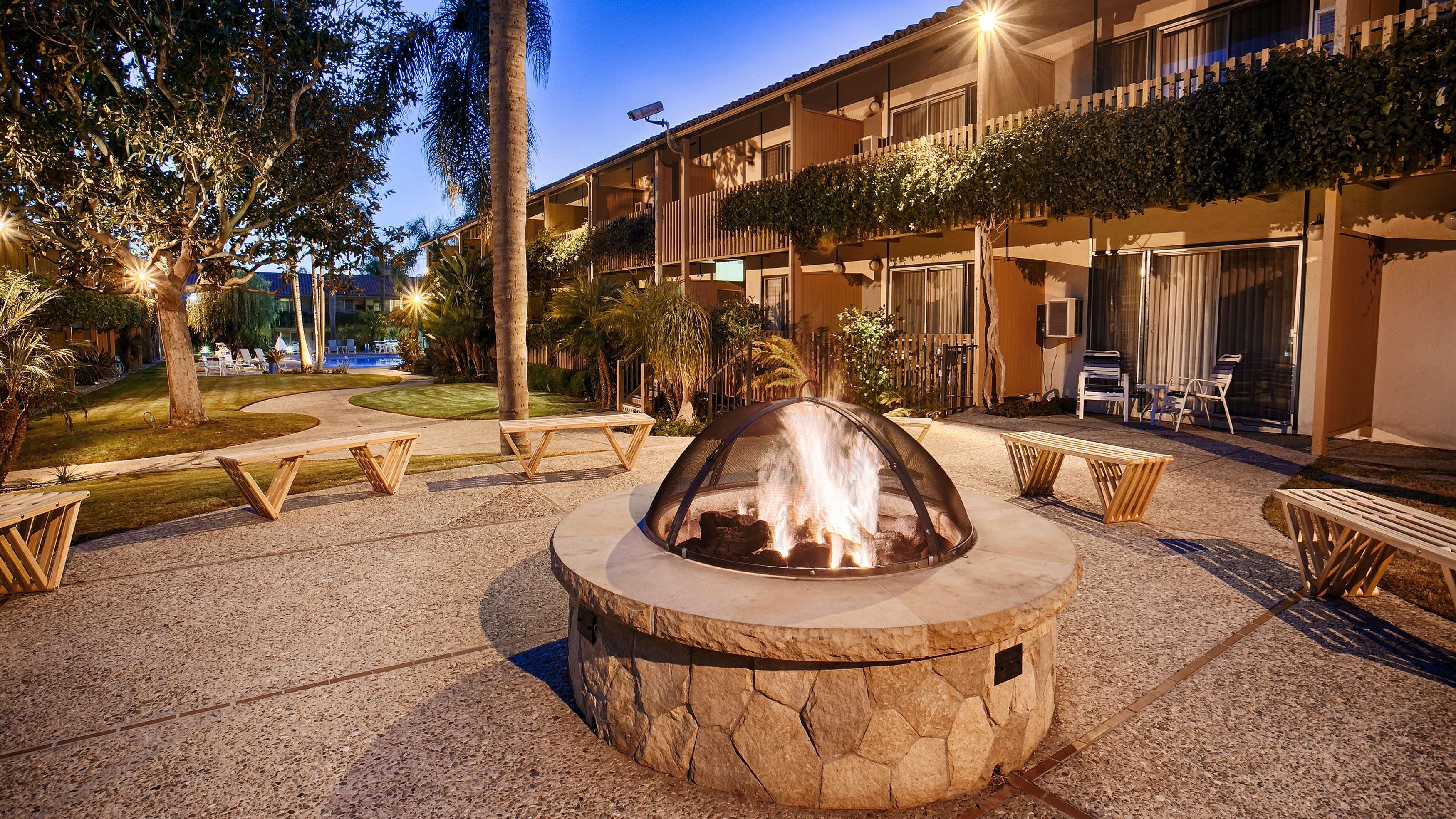 Best Western Plus Pepper Tree Inn Santa Barbara Exterior foto